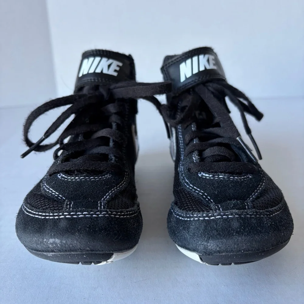 Nike Kids Wrestling Shoes Black‎ High-Top Suede with White Swoosh Size 1 Youth